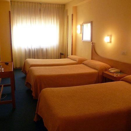 Hotel Pradas Jaca Exterior foto